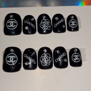 10 PC Hand Crafted B&W Nails NWT